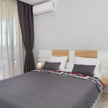 Niko's Deluxe Apartament