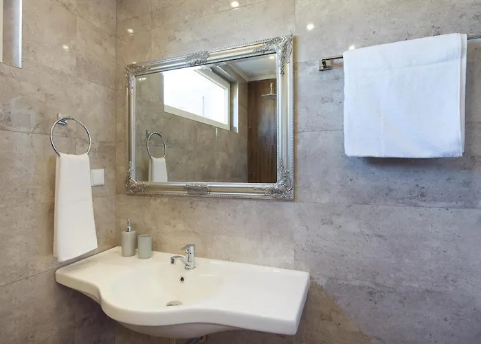 Niko's Deluxe Apartment Nesebar